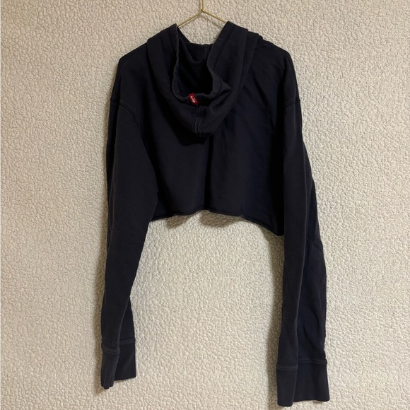 Levis Cropped Hoodie - Picture 2 of 16